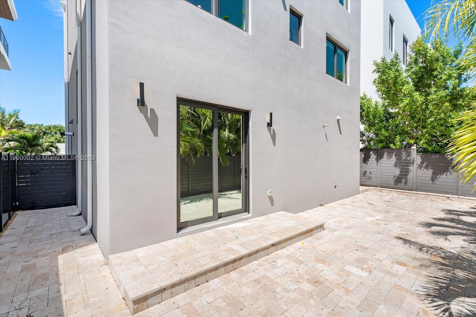 HOLLYWOOD CENTRAL BEACH - Residential Lease