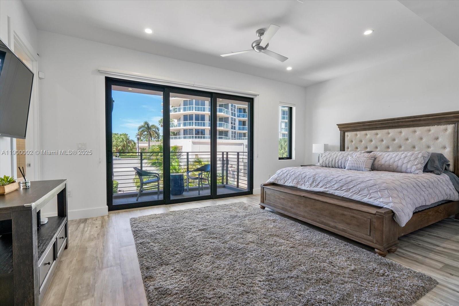 HOLLYWOOD CENTRAL BEACH - Residential Lease