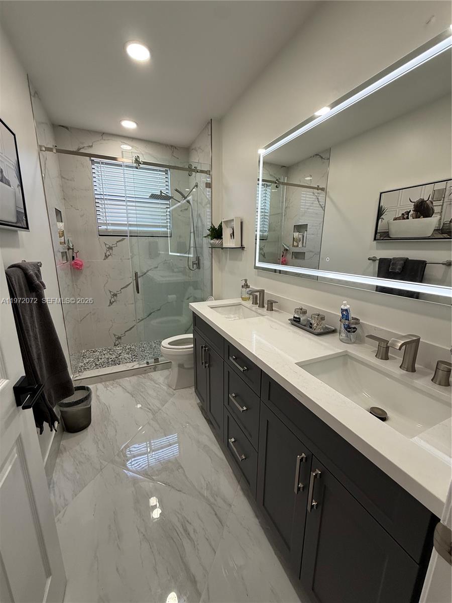 SUNSET LAKES PLAT ONE - Residential