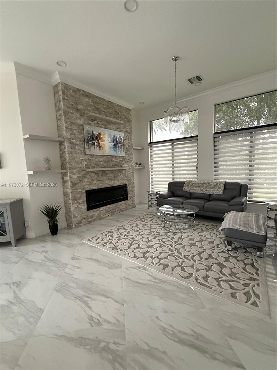 SUNSET LAKES PLAT ONE - Residential