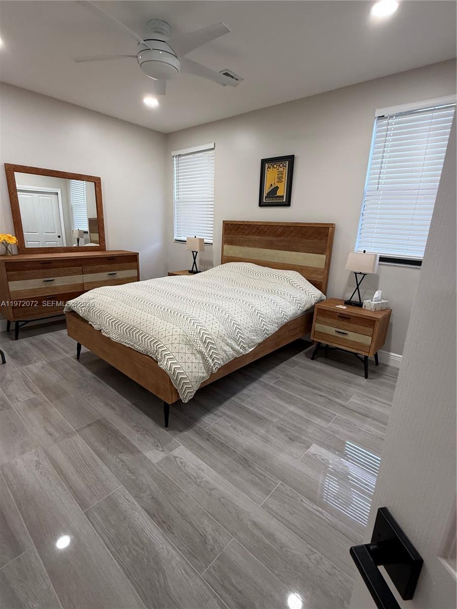 SUNSET LAKES PLAT ONE - Residential