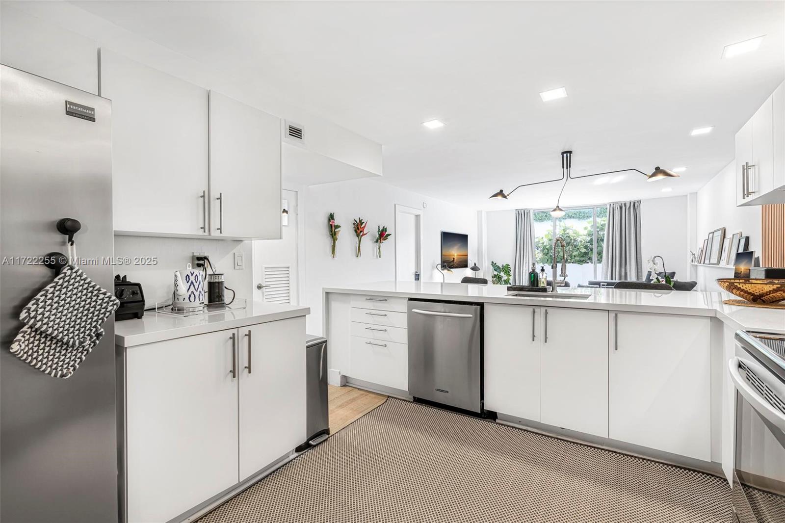 ISLAND TERRACE CONDO - Residential