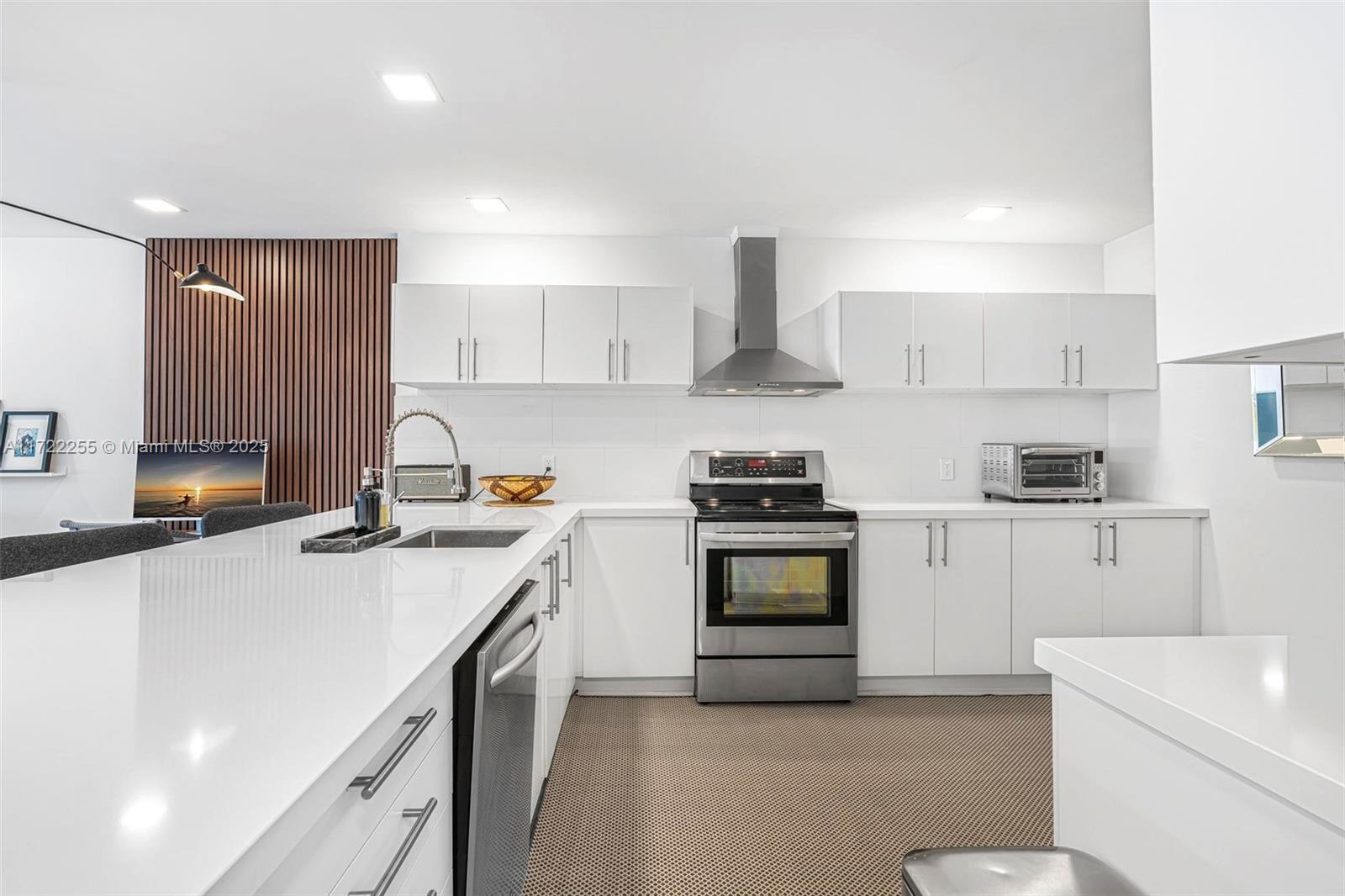 ISLAND TERRACE CONDO - Residential