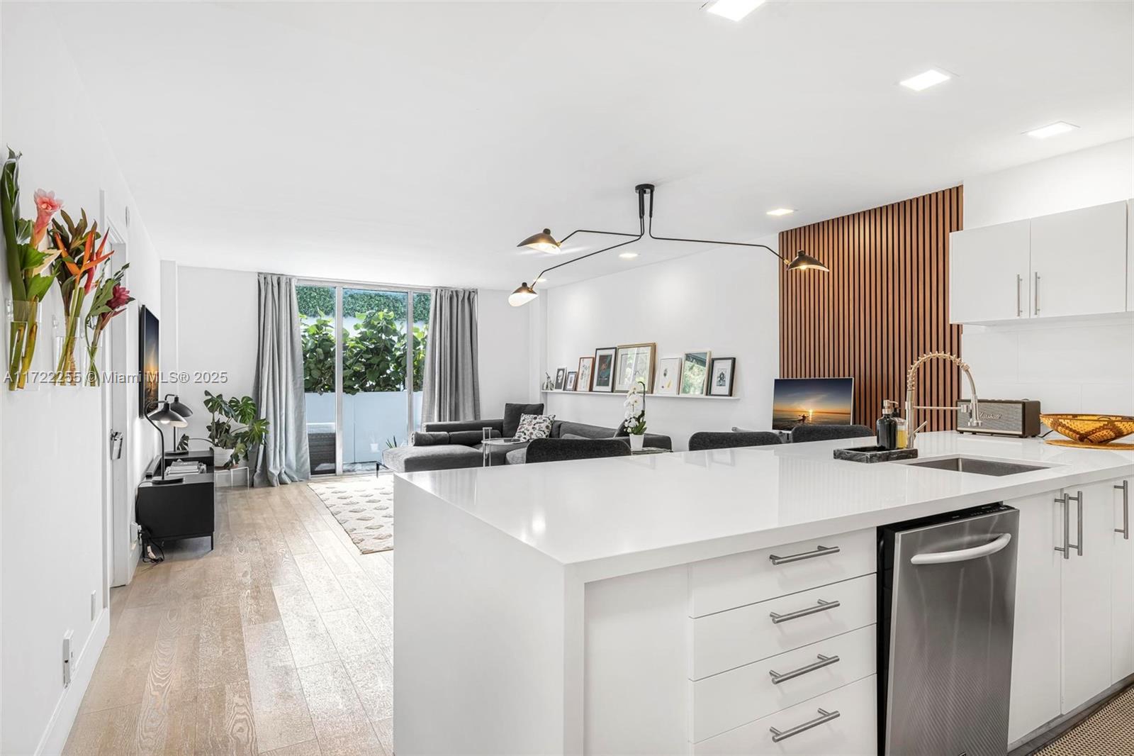 Property for Sale at 5 Island Ave Lf, Miami Beach, Miami-Dade County, Florida - Bedrooms: 1 
Bathrooms: 2  - $499,000
