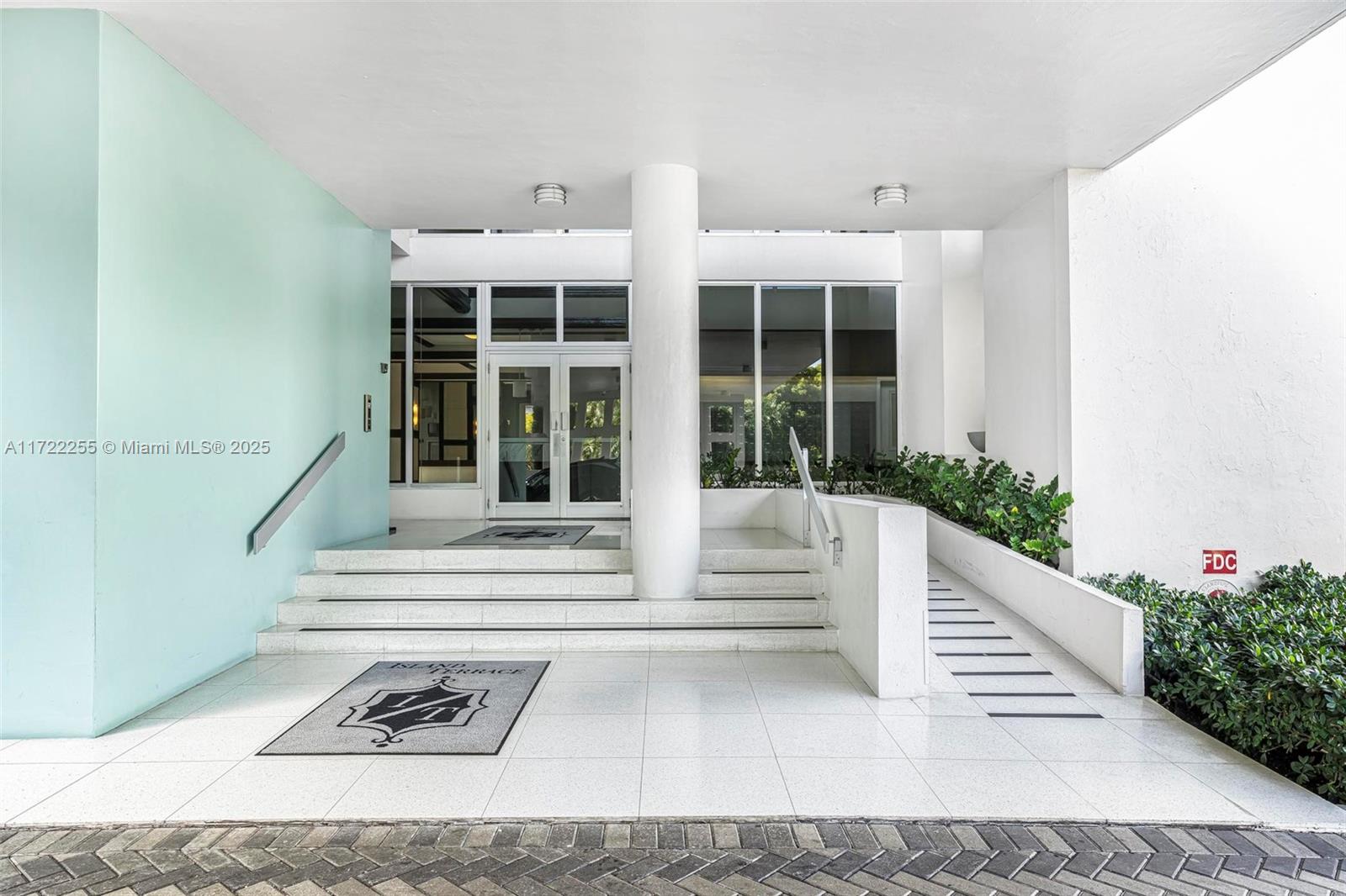 ISLAND TERRACE CONDO - Residential