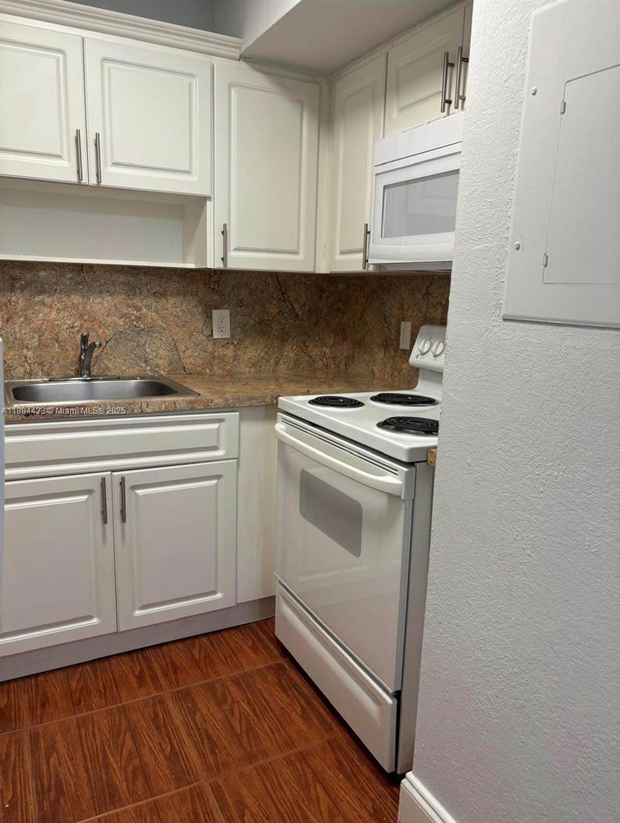 THE EDGES AT 3RD ST CONDO - Residential Lease