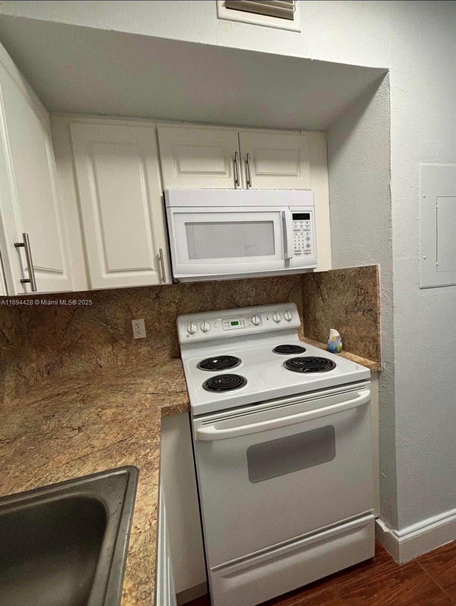 THE EDGES AT 3RD ST CONDO - Residential Lease