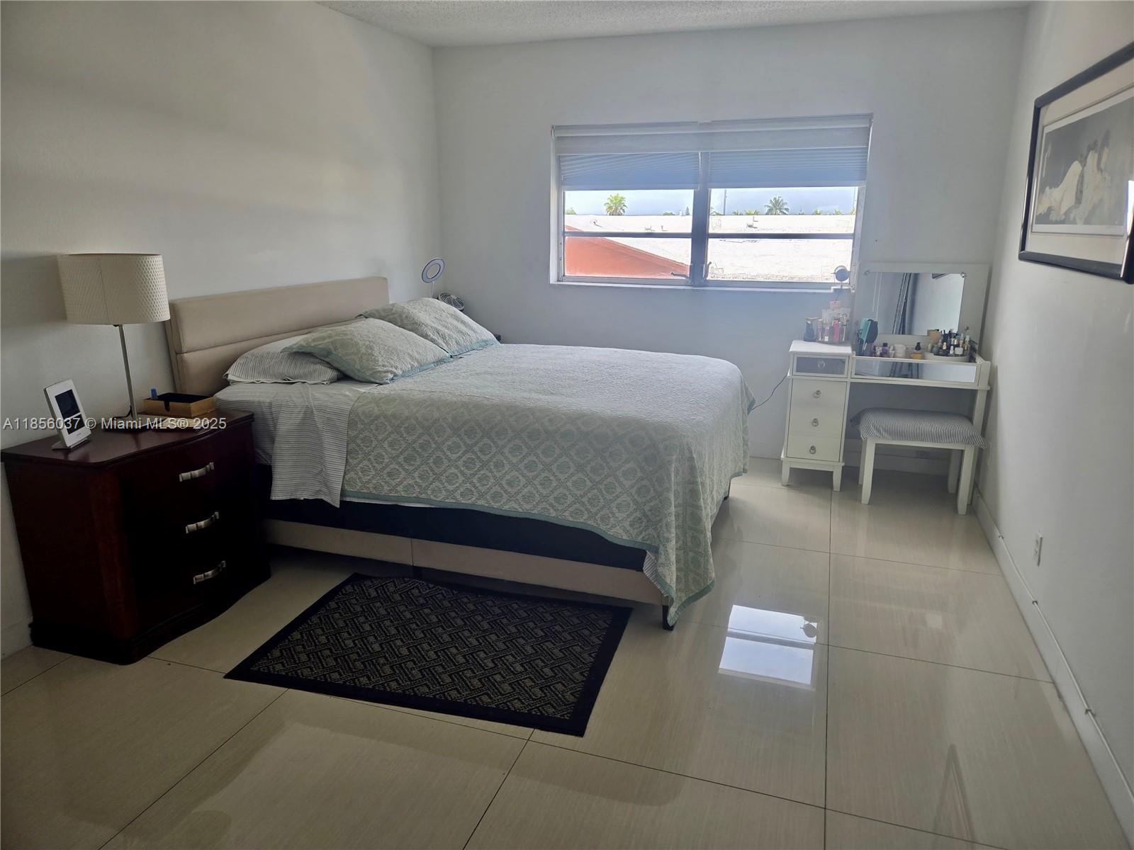 BEVERLY HILLS CONDO NUMBE - Residential