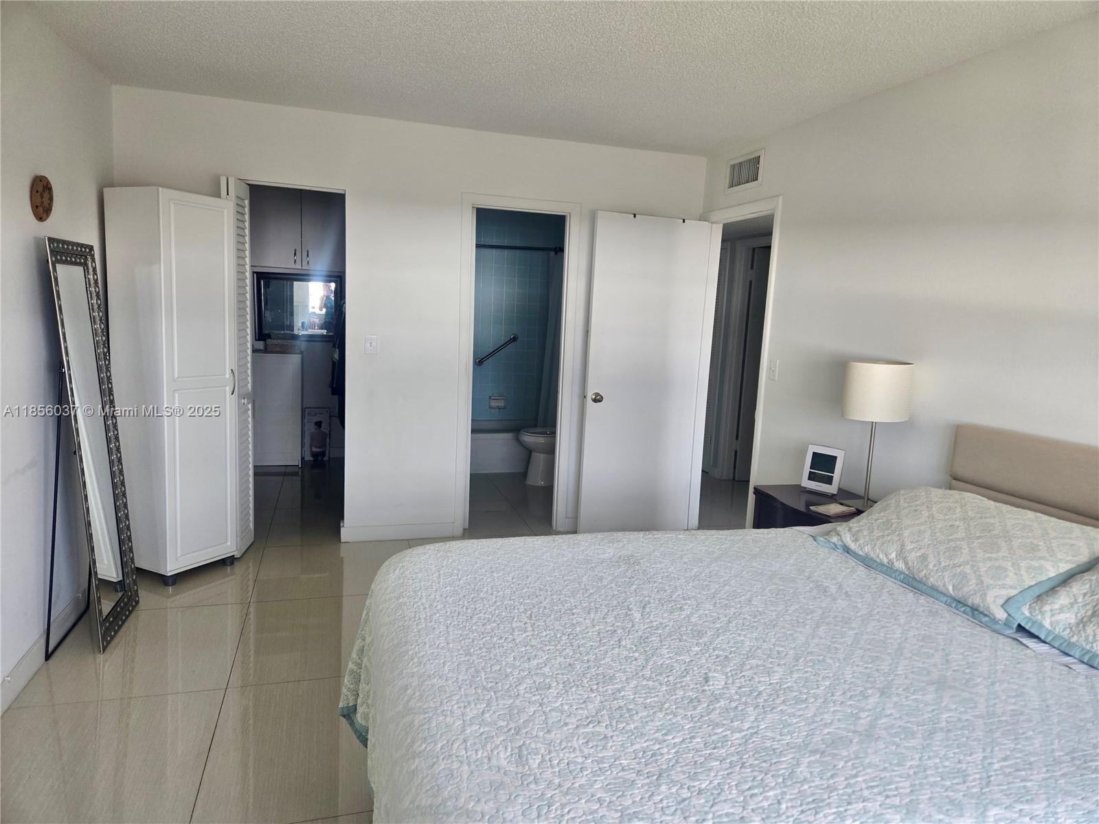 BEVERLY HILLS CONDO NUMBE - Residential