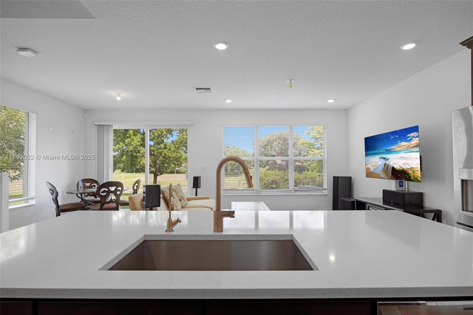 CRYSTAL LAKE 1ST SEC - Residential