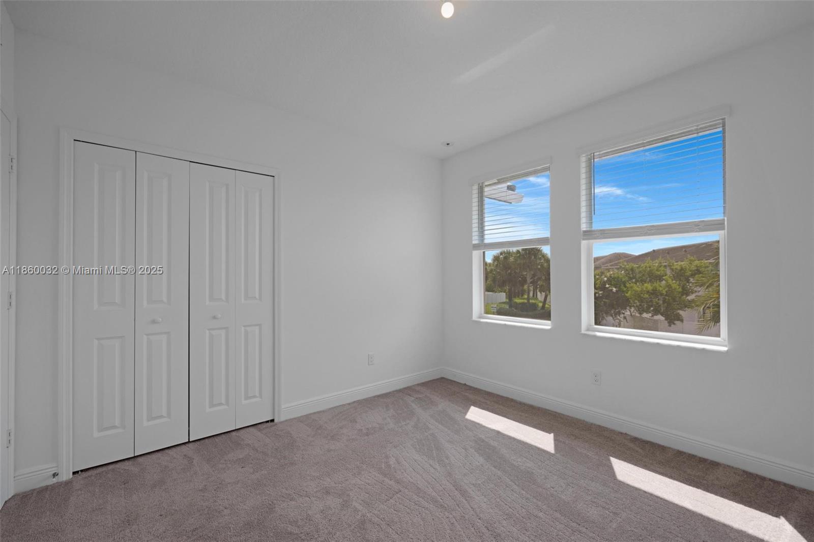 CRYSTAL LAKE 1ST SEC - Residential