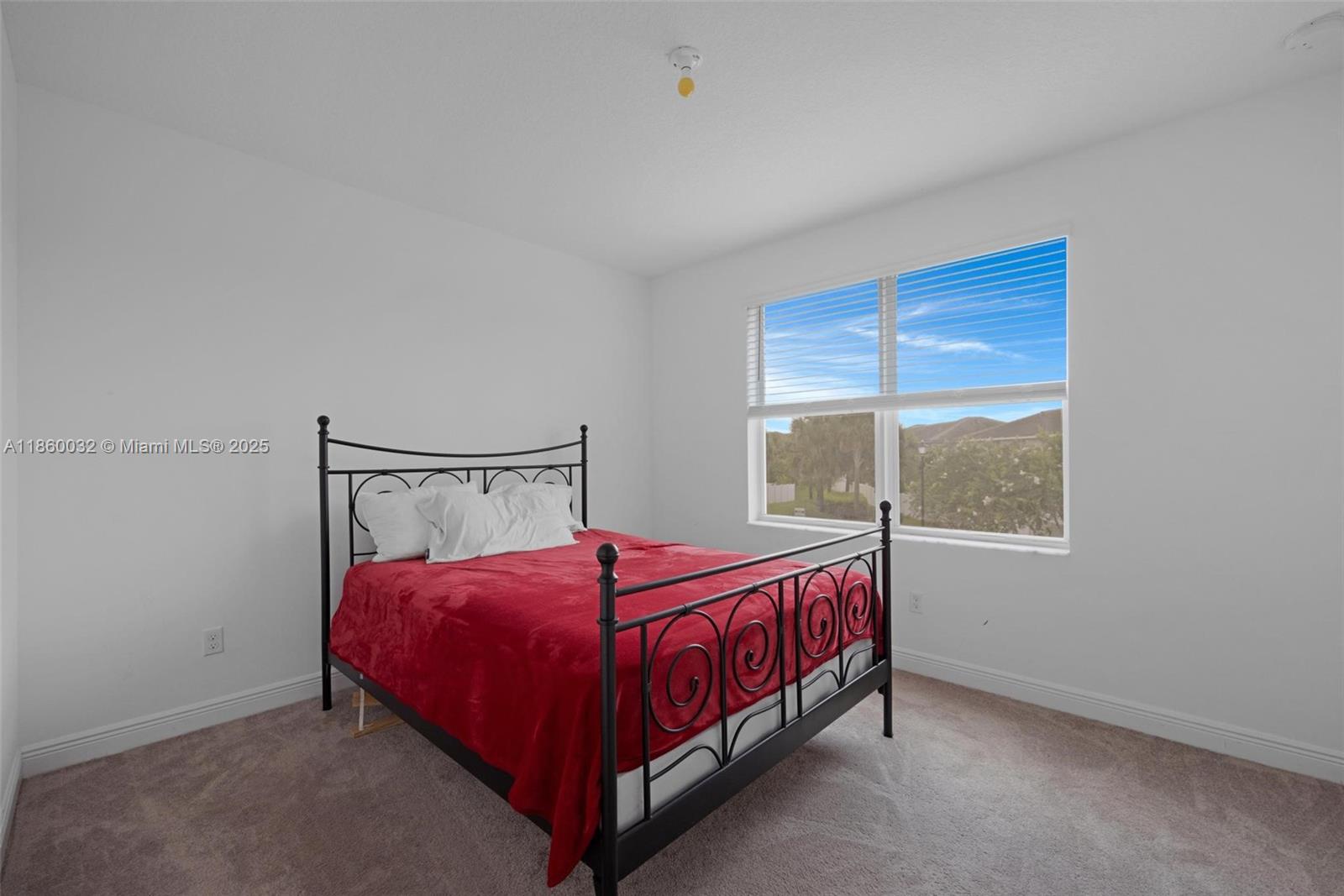 CRYSTAL LAKE 1ST SEC - Residential