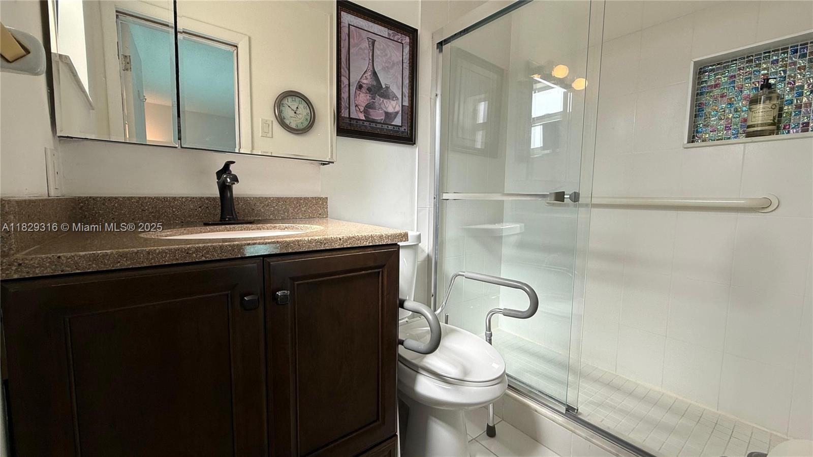 BEVERLY HILLS CONDO NUMBE - Residential