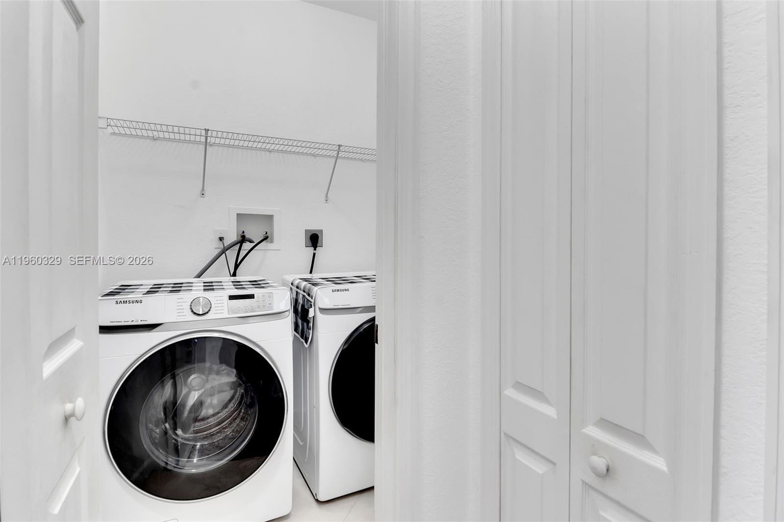 ISLANDS AT DORAL NORTHWEST - Residential