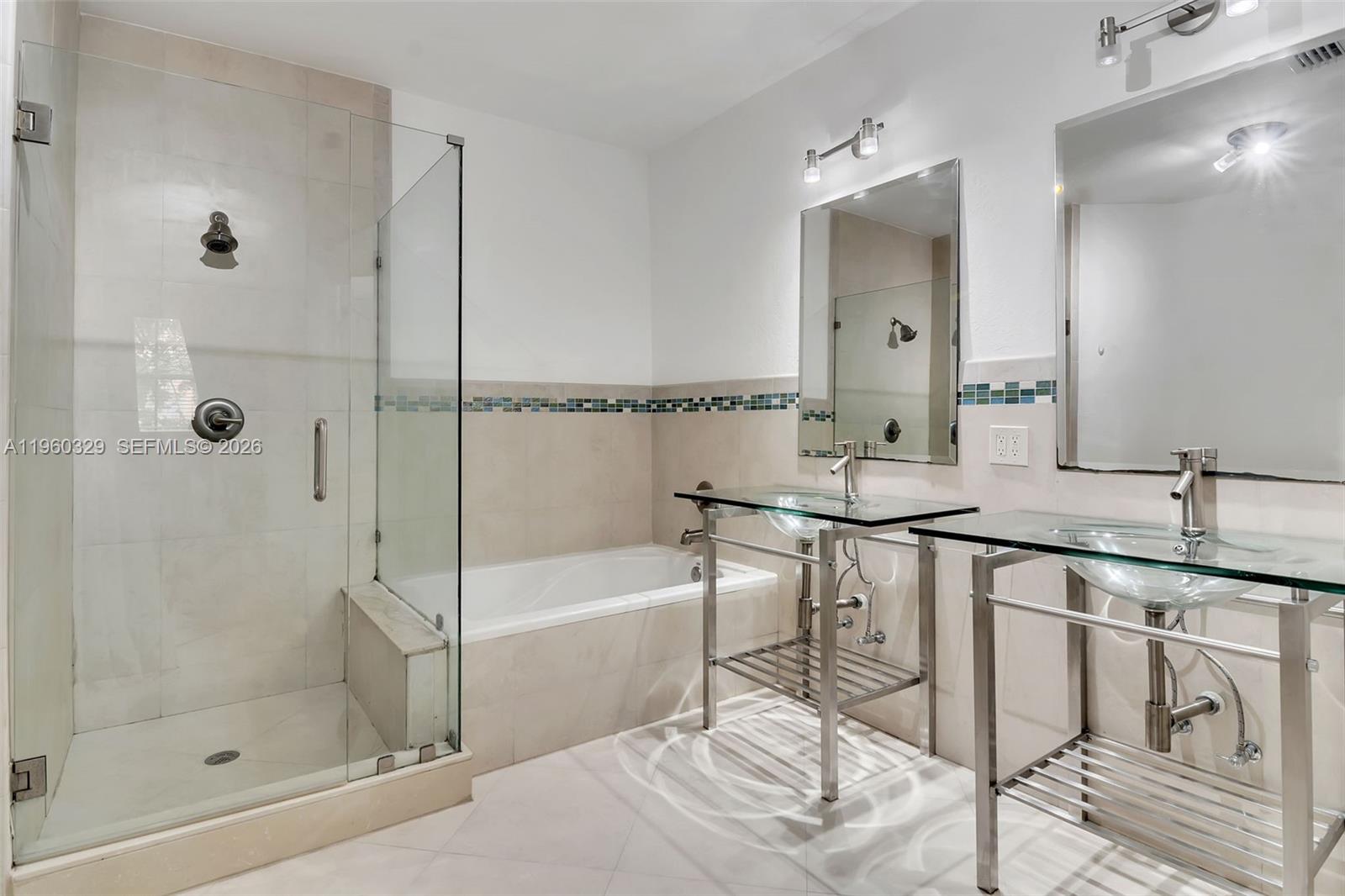 ISLANDS AT DORAL NORTHWEST - Residential