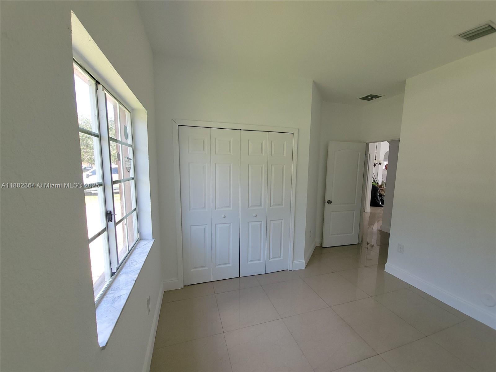 SILVER PALM LAKE - Residential