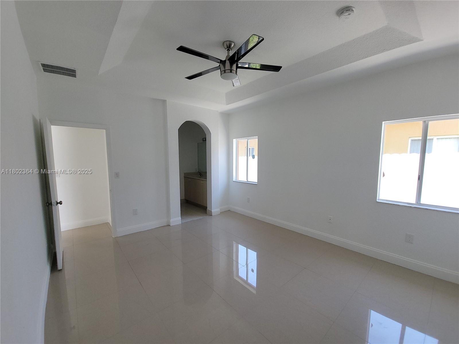 SILVER PALM LAKE - Residential