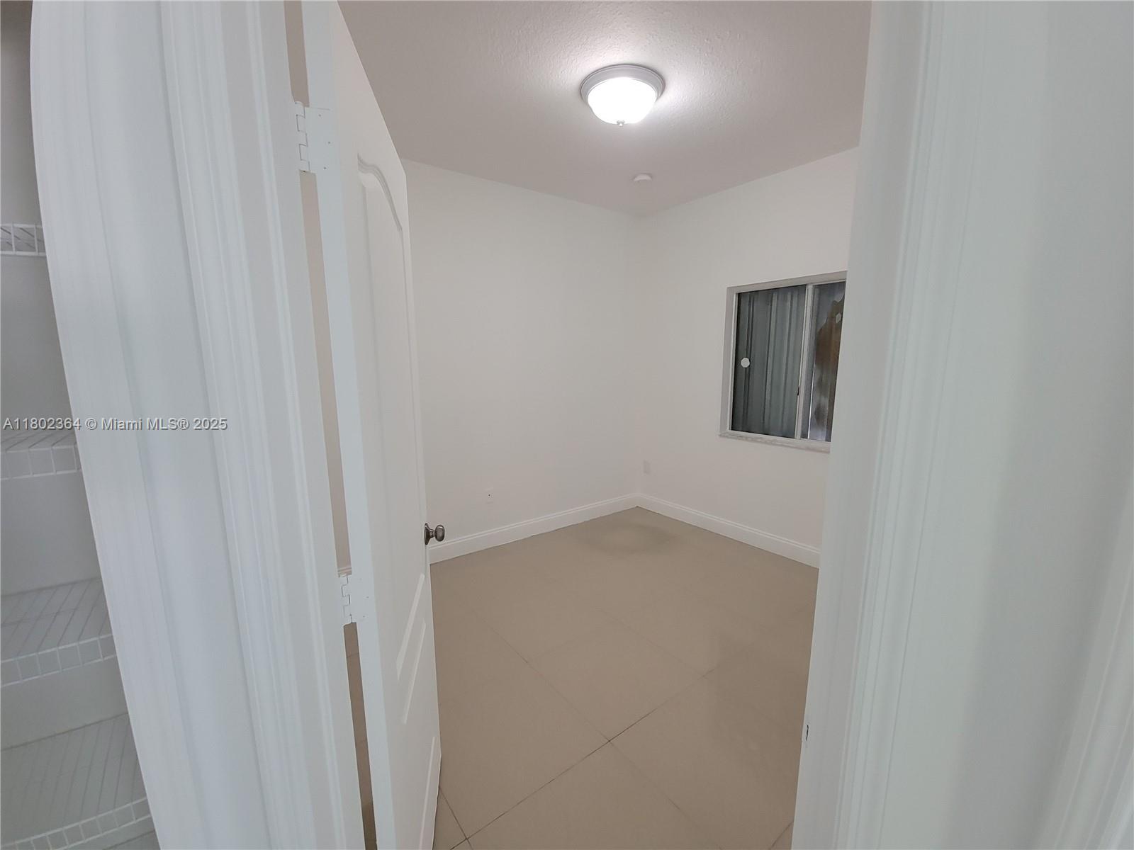 SILVER PALM LAKE - Residential