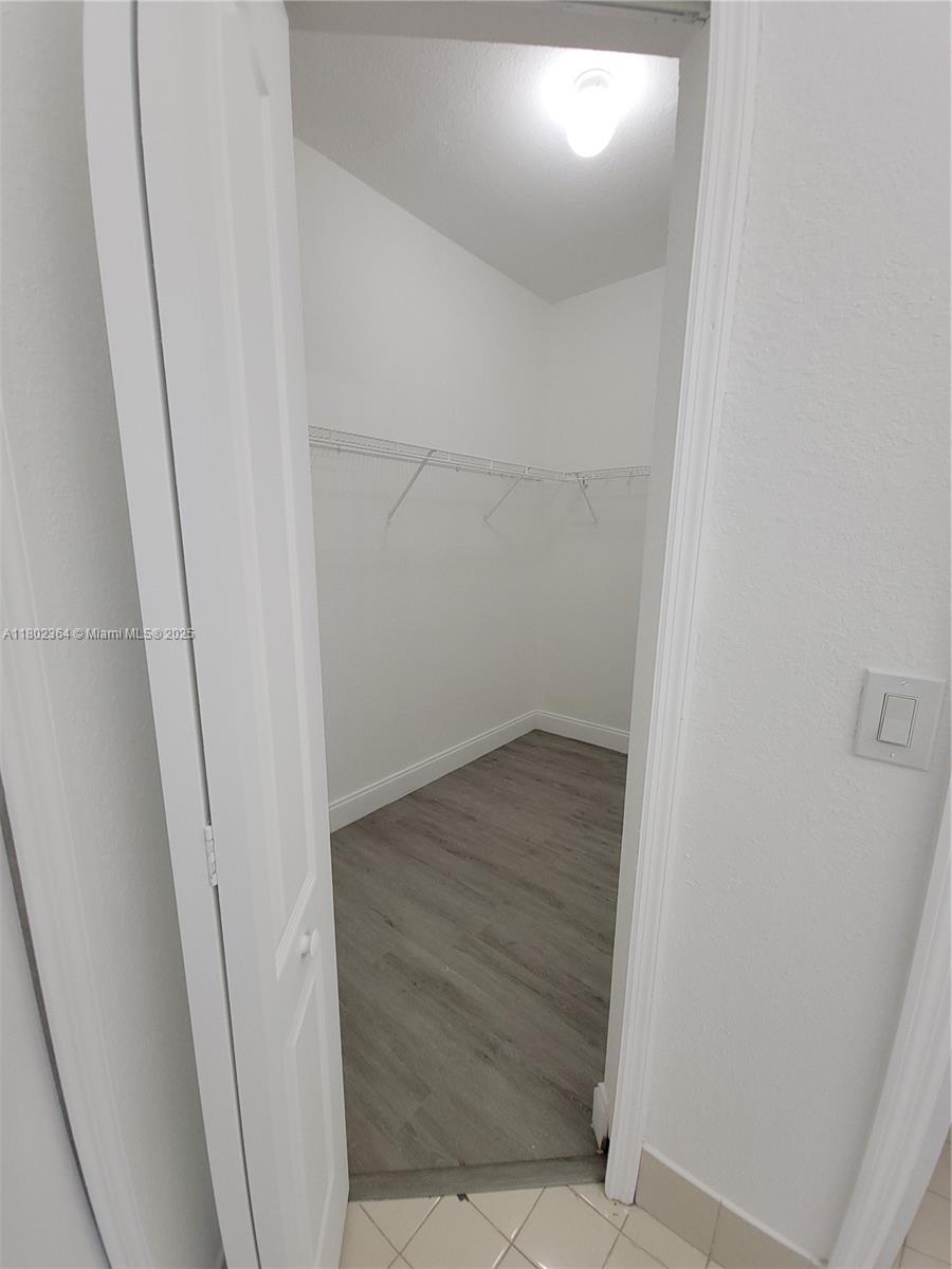 SILVER PALM LAKE - Residential