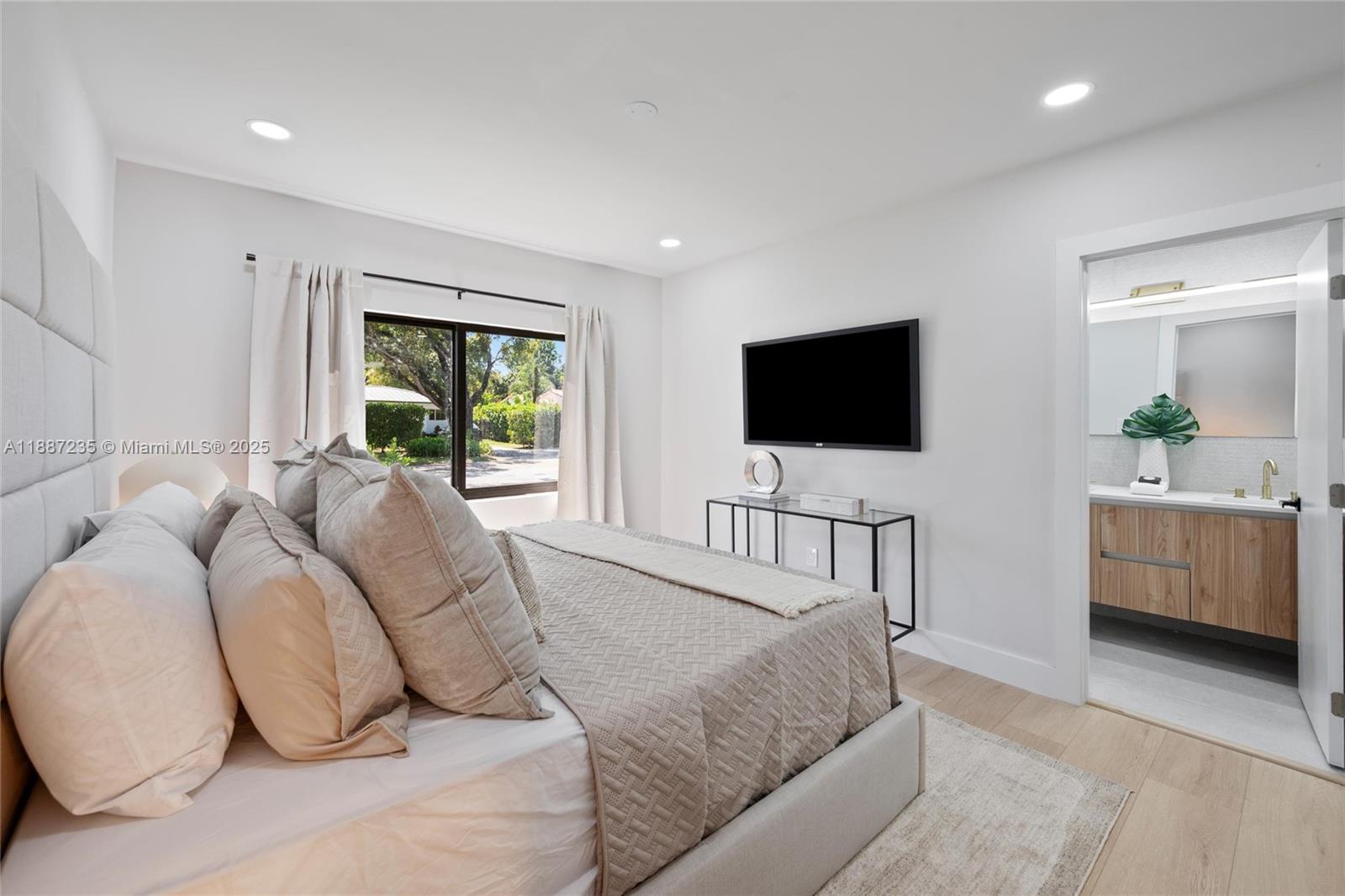 DUNNINGS MIAMI SHORES EXT - Residential