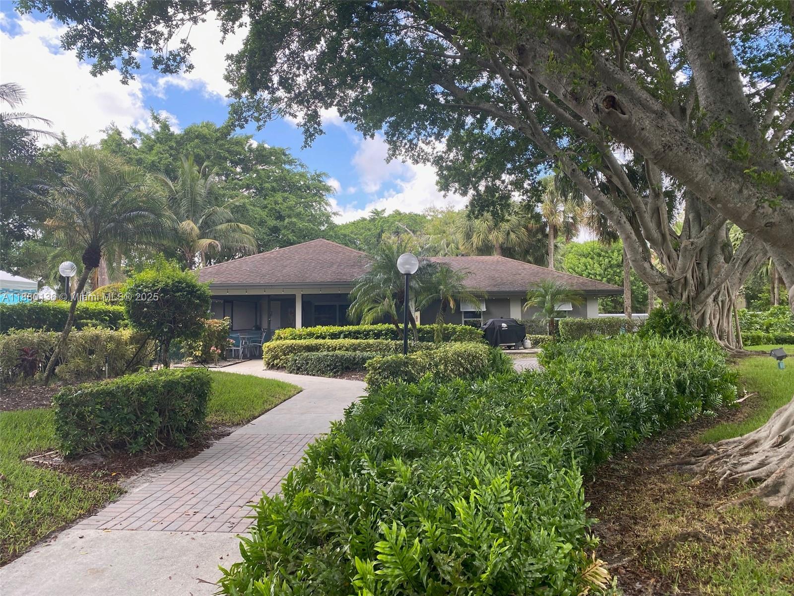 CYPRESS REACH AT PALM-AIR - Residential