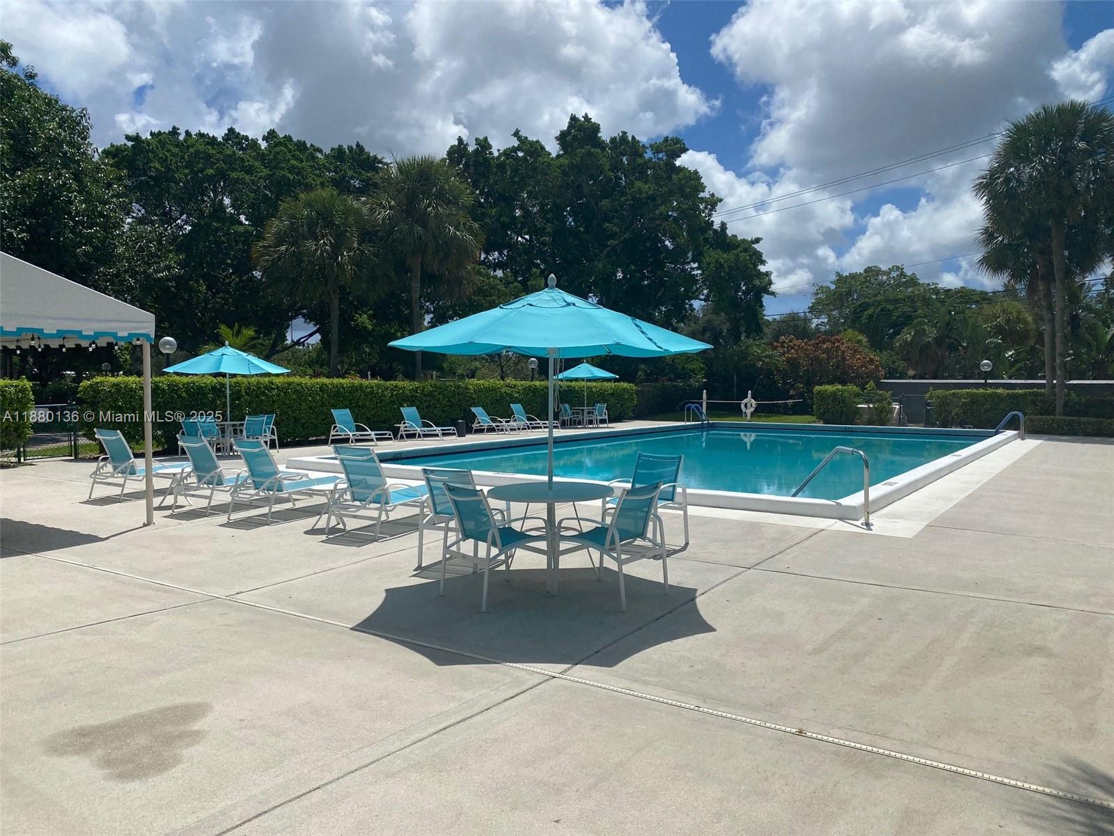 CYPRESS REACH AT PALM-AIR - Residential