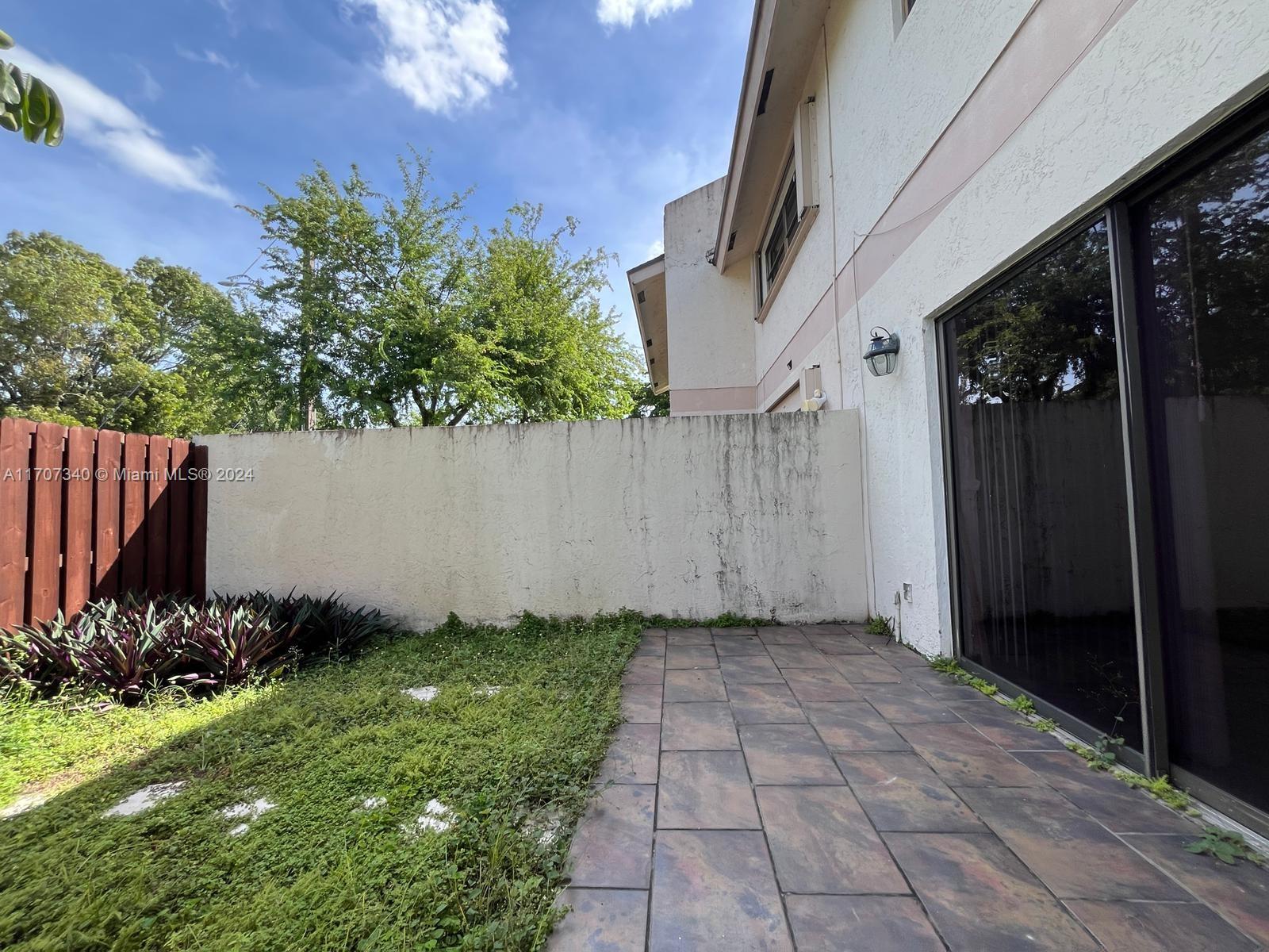 PINES OF OAKLAND FOREST - Residential