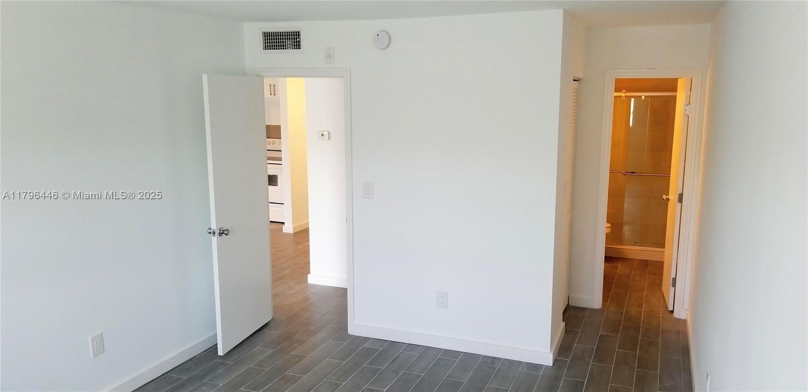 OLA CONDO - Residential