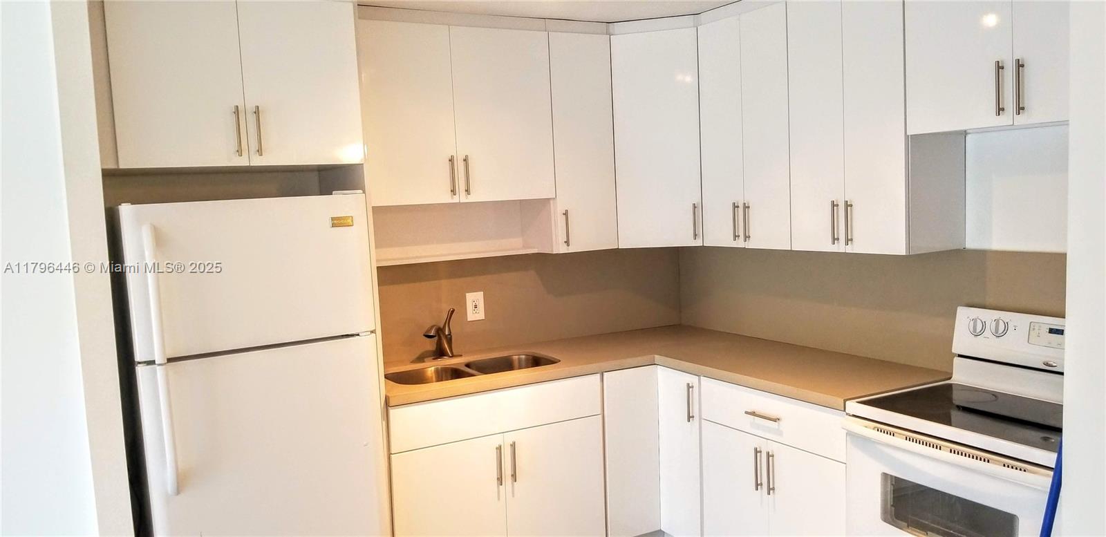 OLA CONDO - Residential