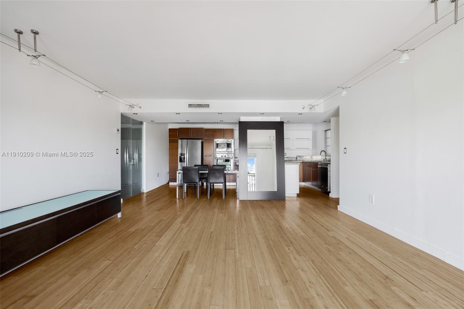 LENOX VIEW CONDOMINIUM - Residential