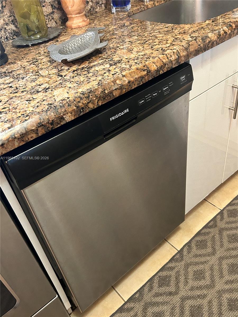 VILLA BELLINI CONDO - Residential