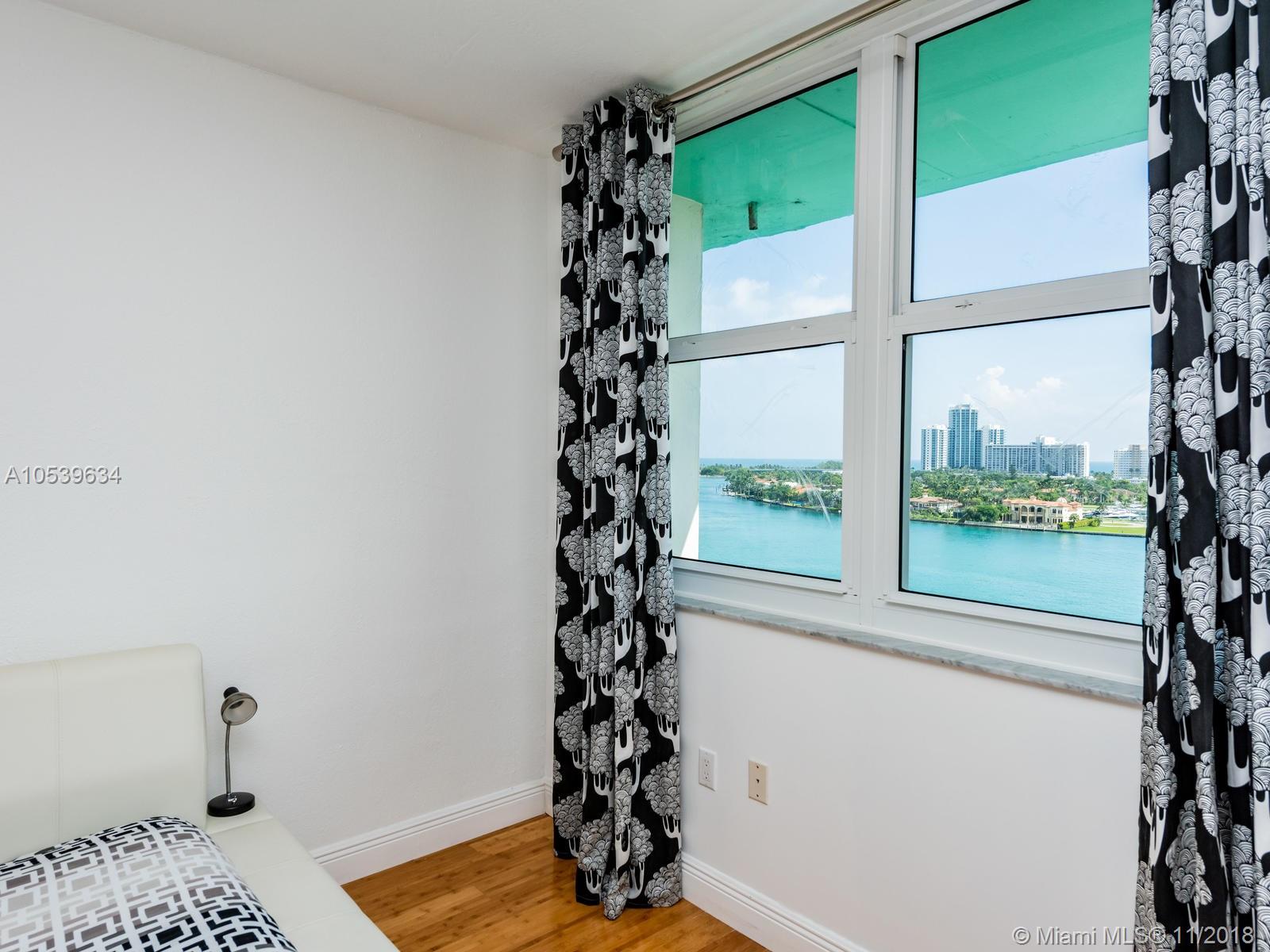 ISLAND POINTE CONDO - Residential