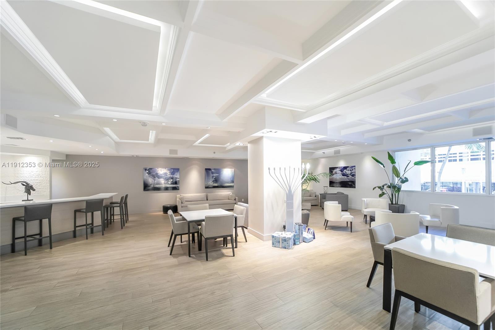 THE DECOPLAGE CONDO - Residential Lease