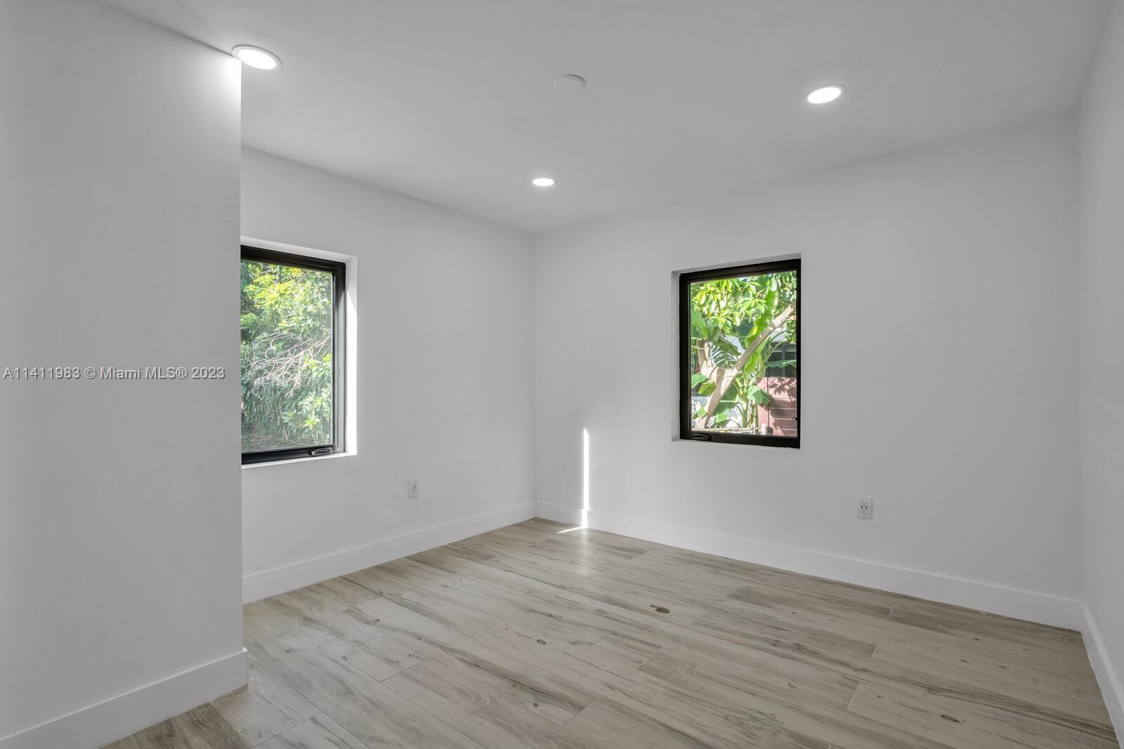 MIAMI SHORES EXTENSION - Residential