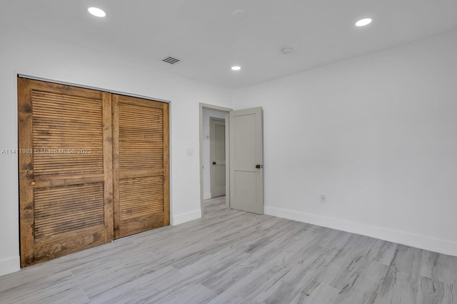 MIAMI SHORES EXTENSION - Residential