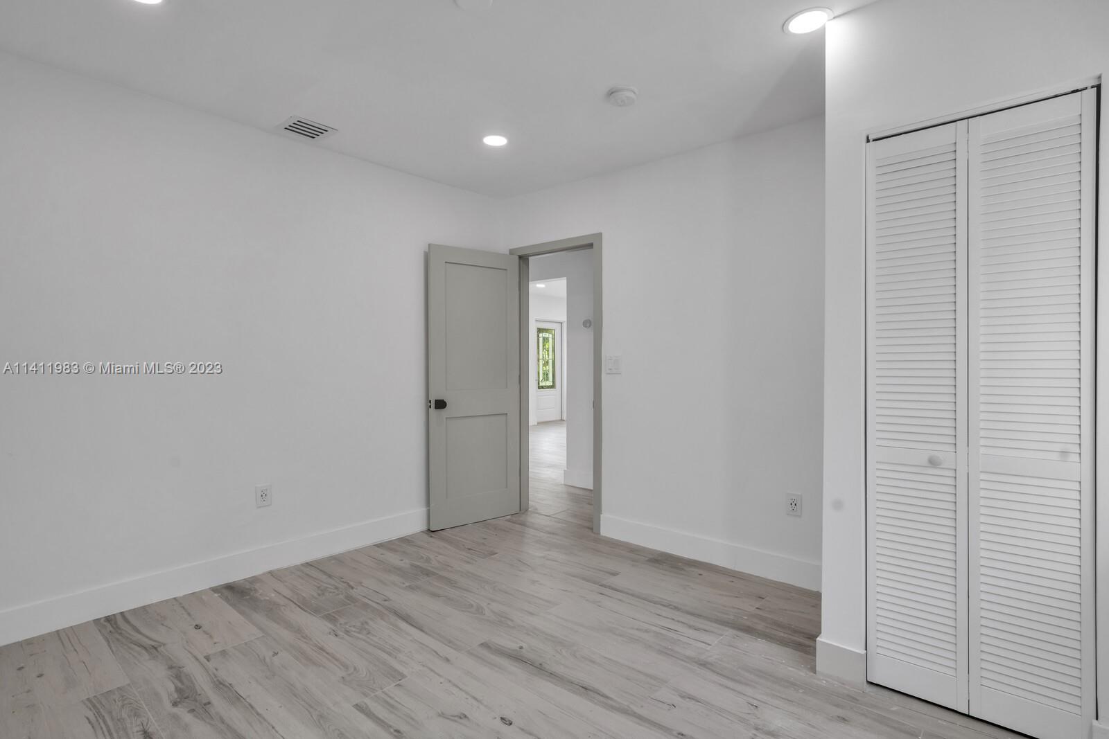 MIAMI SHORES EXTENSION - Residential