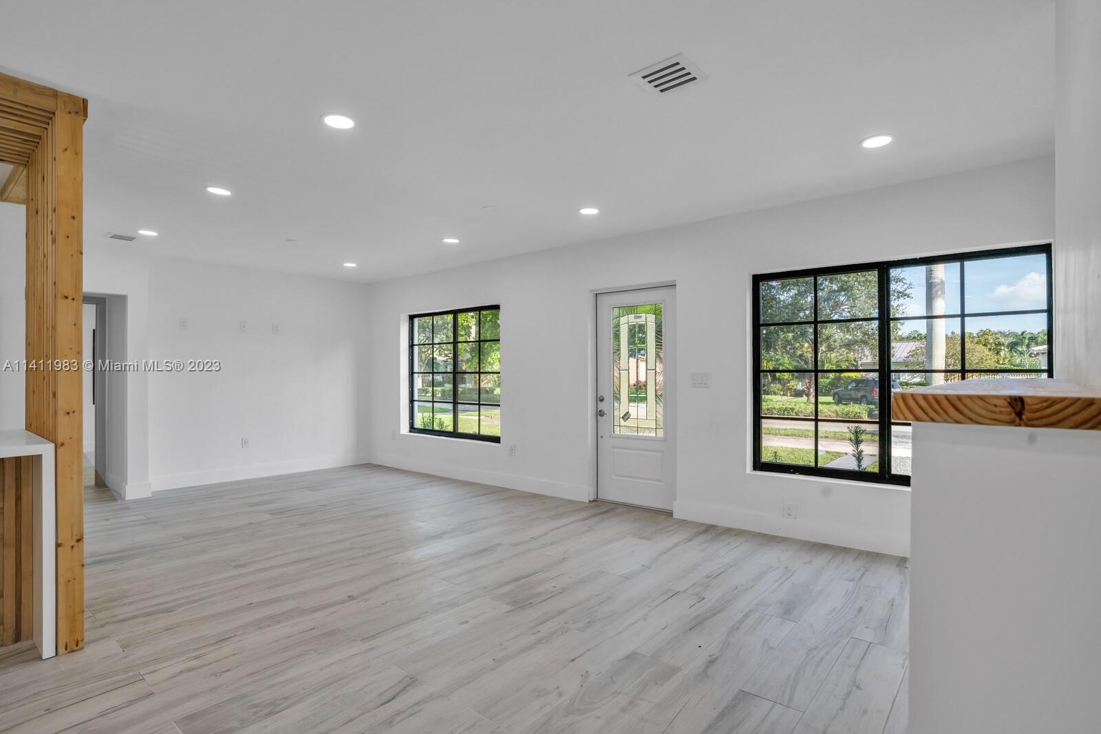 MIAMI SHORES EXTENSION - Residential