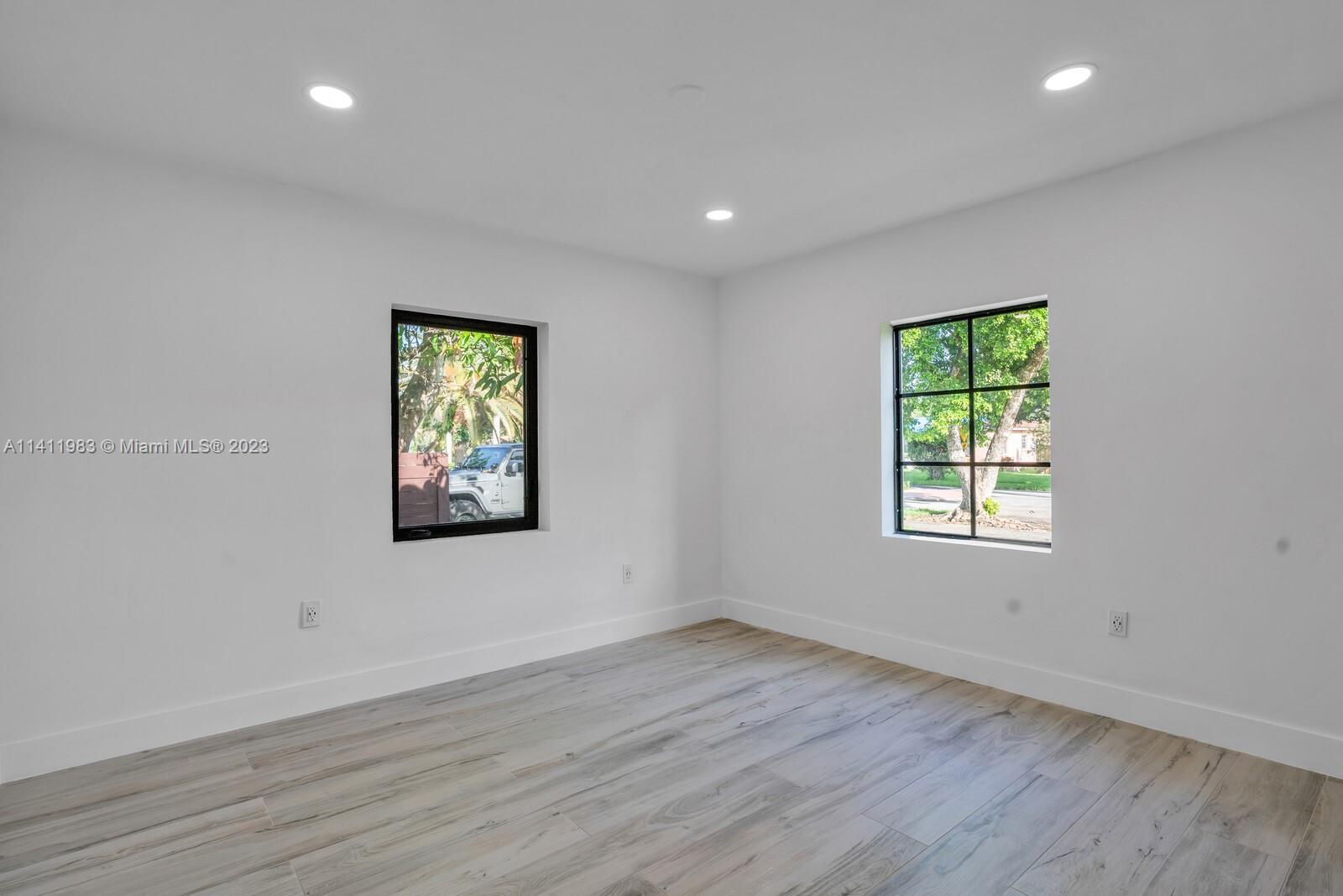 MIAMI SHORES EXTENSION - Residential