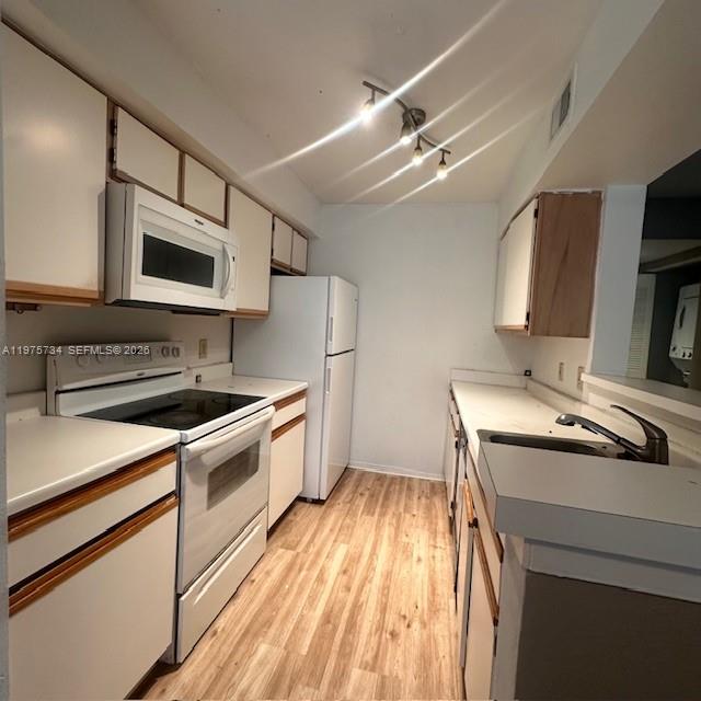 SAILBOAT POINTE CONDO - Residential Lease