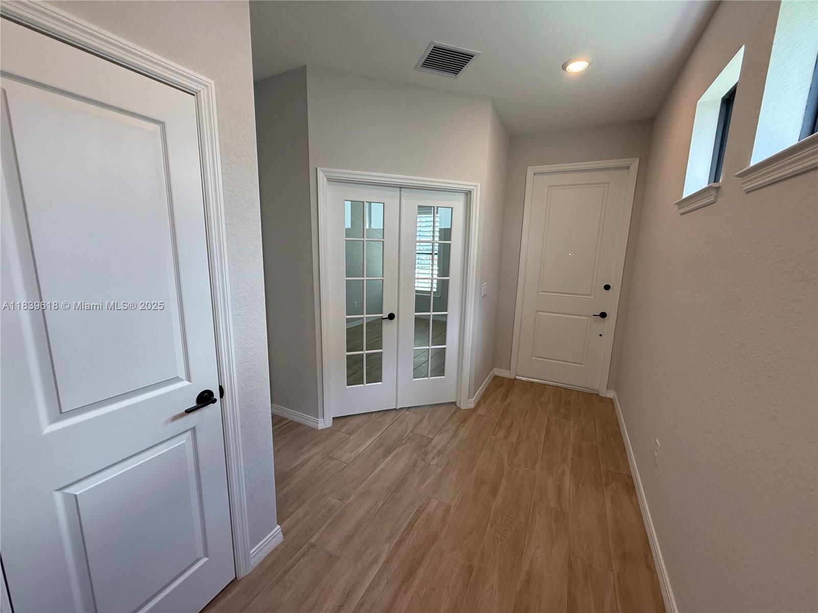 WOODMONT PODS B F & G - Residential Lease