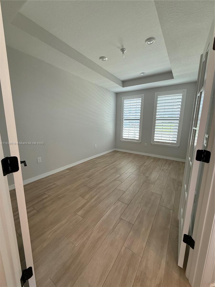 WOODMONT PODS B F & G - Residential Lease