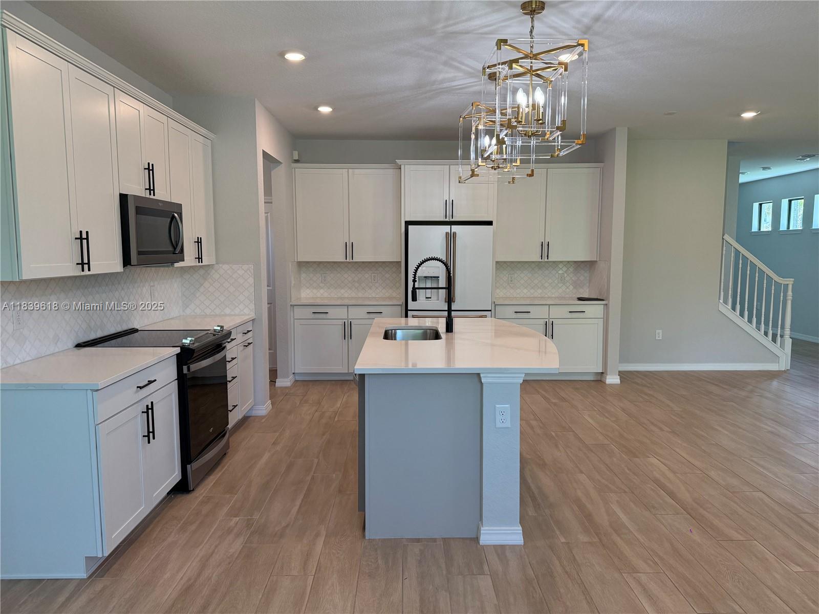 WOODMONT PODS B F & G - Residential Lease