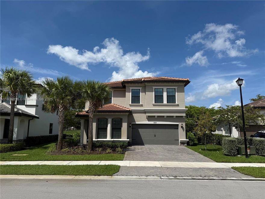 Beautiful Single Family Home with 4 bedrooms and 2 and a half bathrooms, with excellent finishes. Location! Country Club living at The Enclaves at Woodmont. Resort style club house with large community pool, full fitness center, café lounge, tennis court, and a non-mandatory golf course membership.