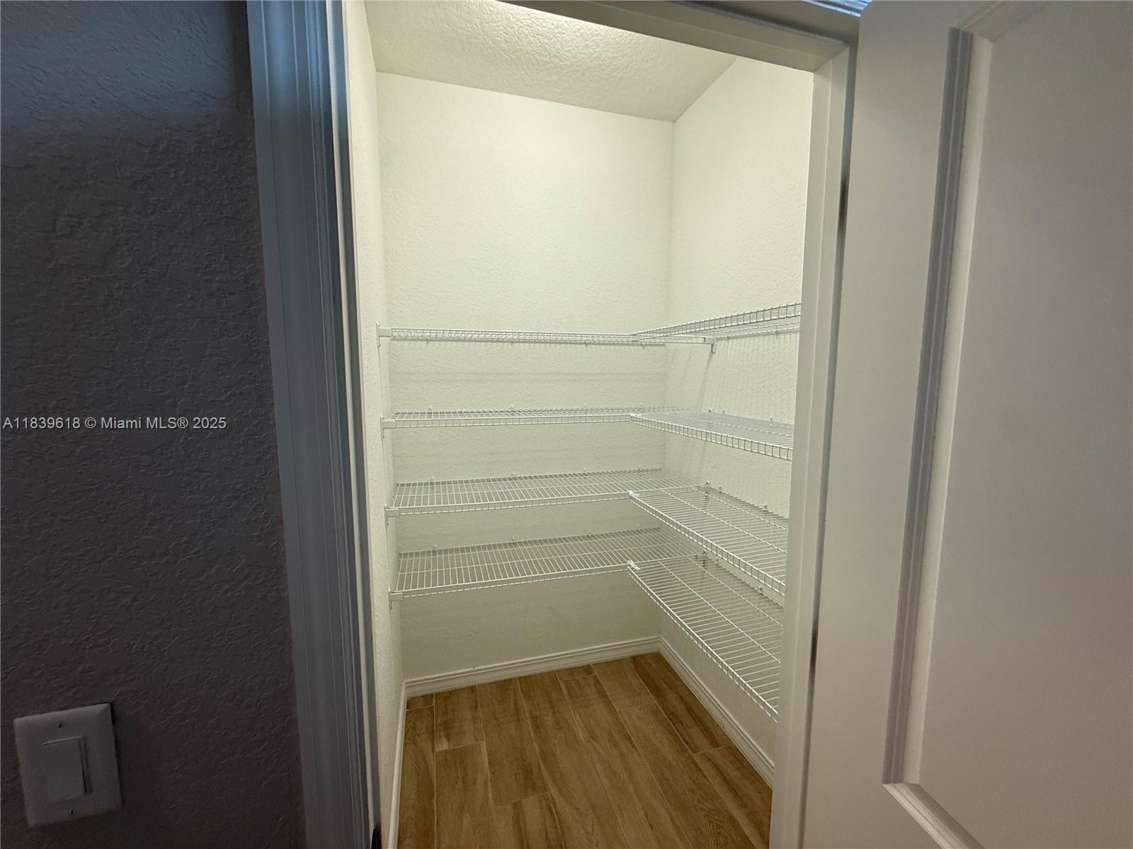 WOODMONT PODS B F & G - Residential Lease