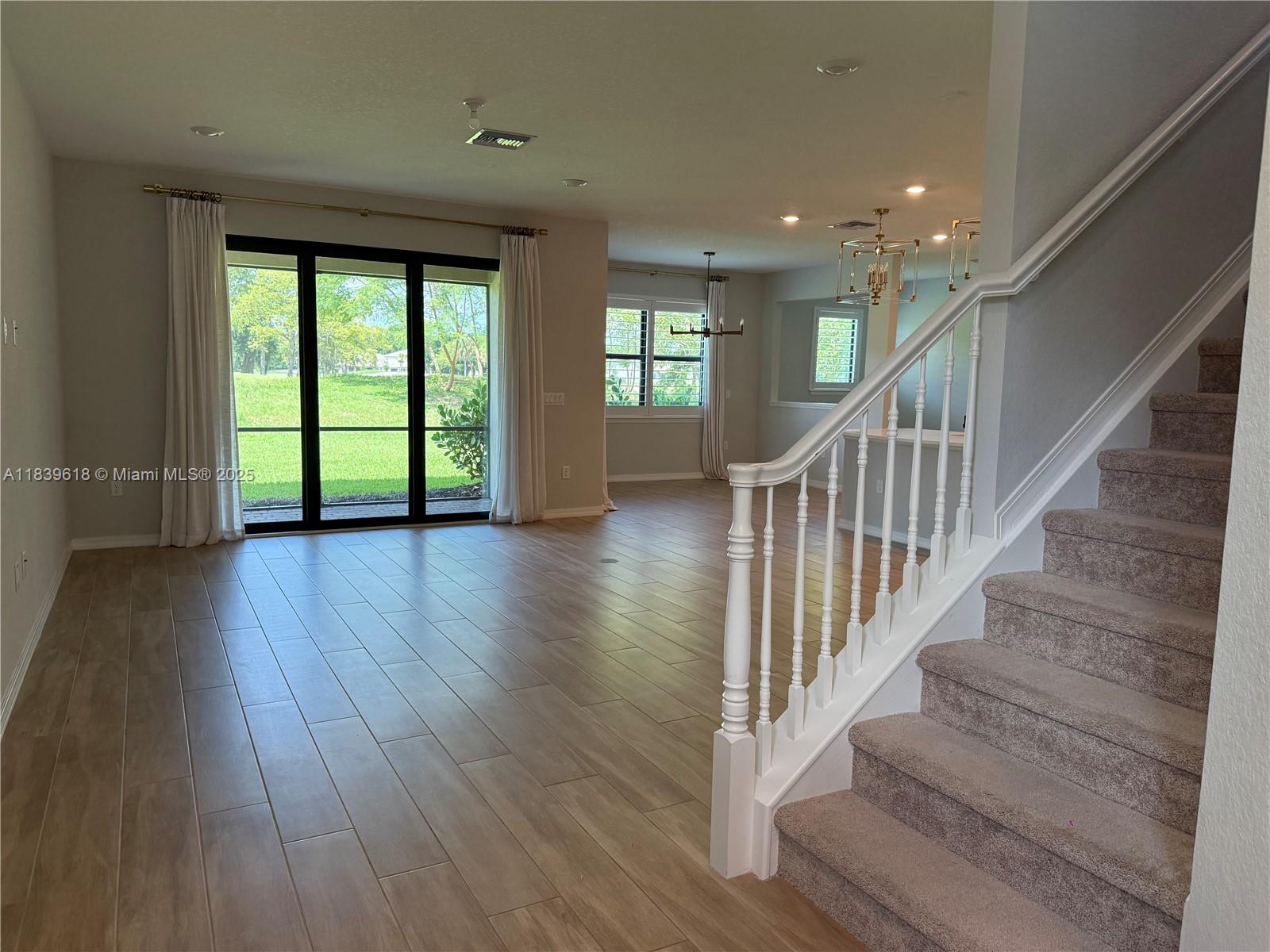 WOODMONT PODS B F & G - Residential Lease