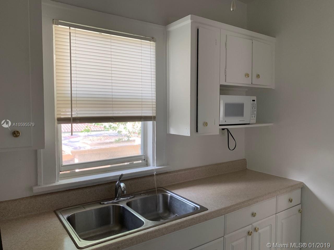 HOLLYWOOD - Residential Lease