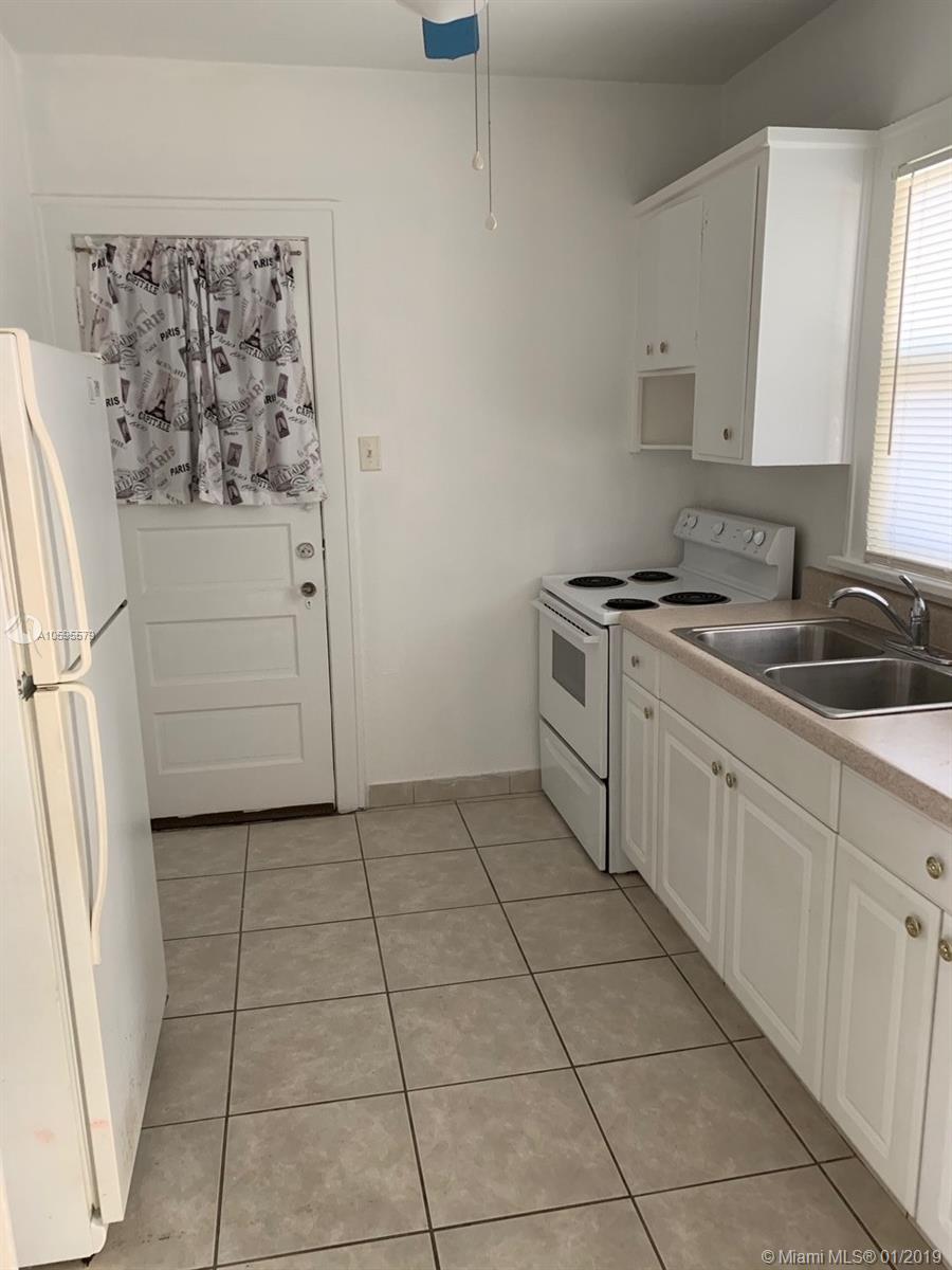 HOLLYWOOD - Residential Lease