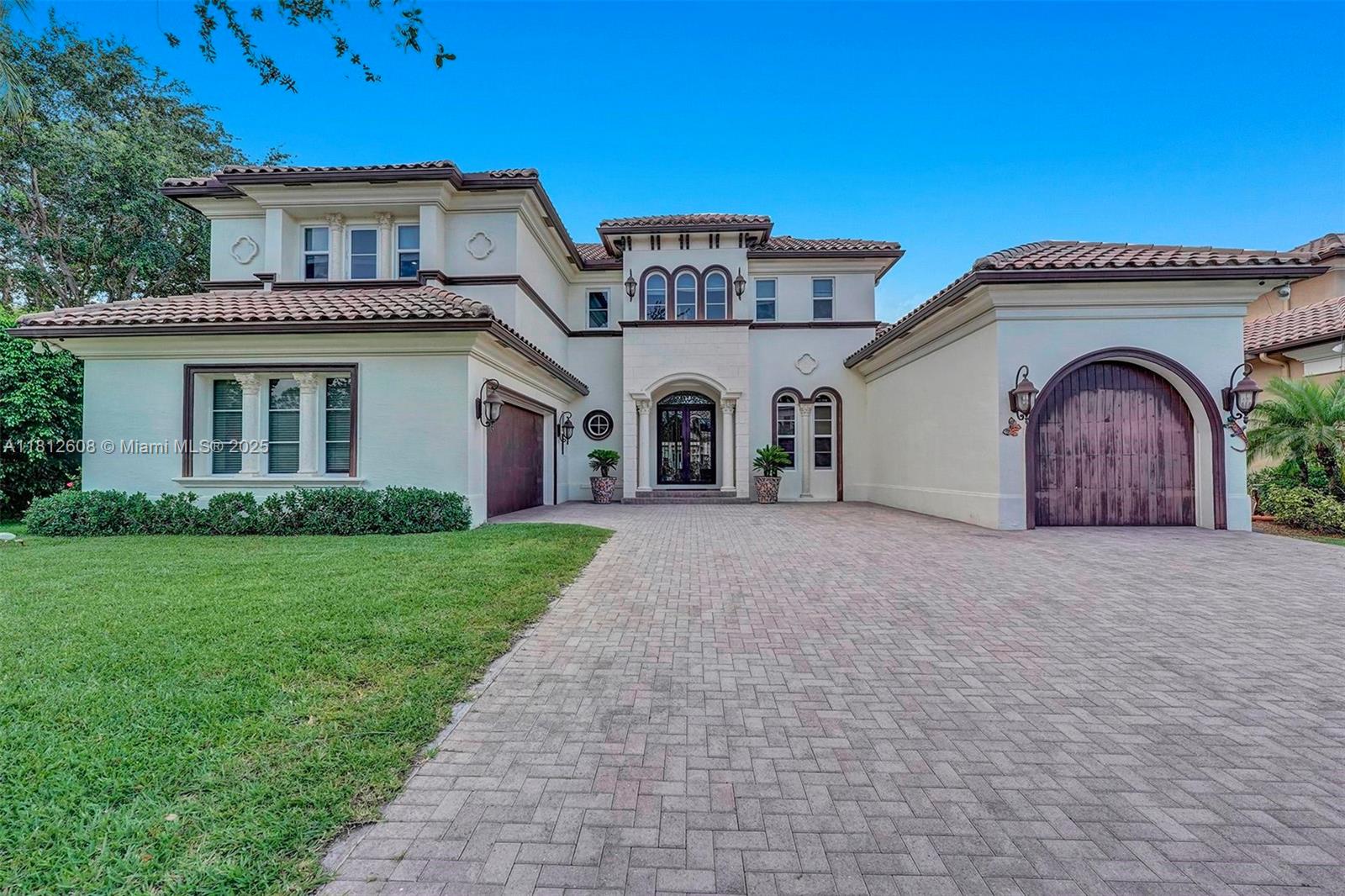 Beautiful Fully Furnished house in The Oaks community. Huge master bedroom. 3 additional bedrooms on the upper level. 1 guest bedroom is converted into a Home Gym. Separate large office. Bright kitchen with stainless steel appliances. Large living room overlooking the pool and local Lake. Great elite neighborhood. Five Star community Amenities includes Heated pool, Full size Gym with instructors and fitness classes, Award winning Tennis courts, Indoor/Outdoor Playgrounds for the little ones, Clubhouse for the parties, Restaurant. 3 car Garage with electric charging station. Don’t miss this rare opportunity.```