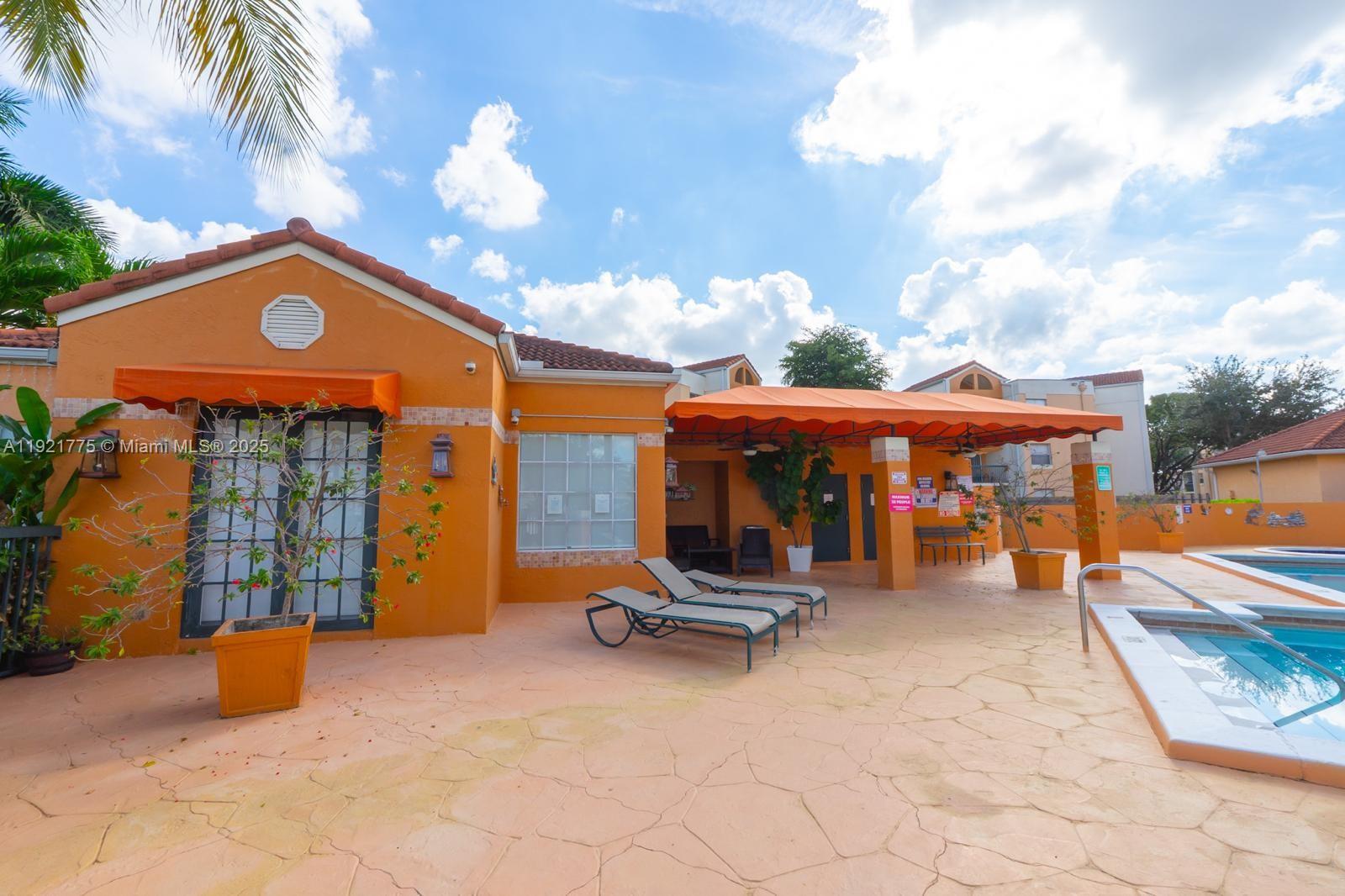 MEDITERRANEAN VILLAS COND - Residential