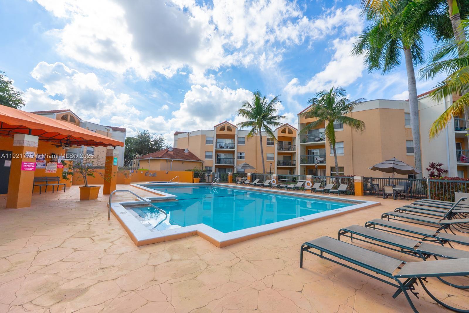 MEDITERRANEAN VILLAS COND - Residential